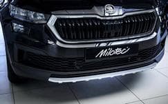 Front bumper trim thumbnail 1