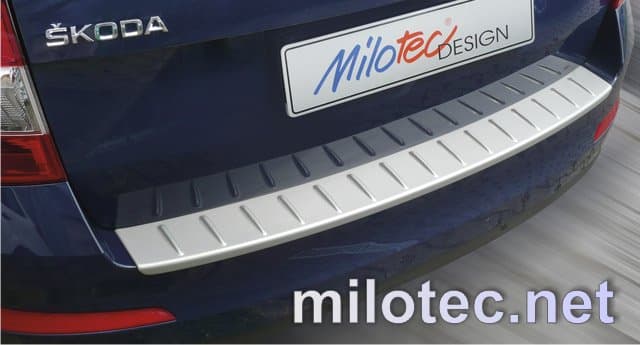 365715 Накладка заднього бампера