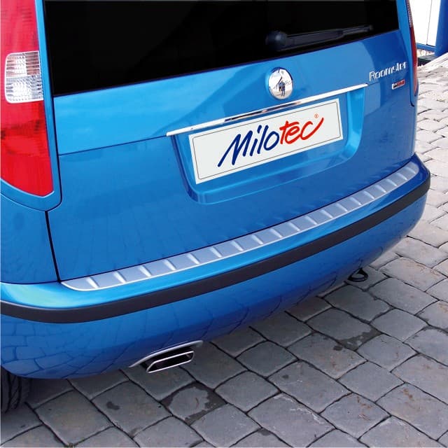 32815 Fifth door threshold