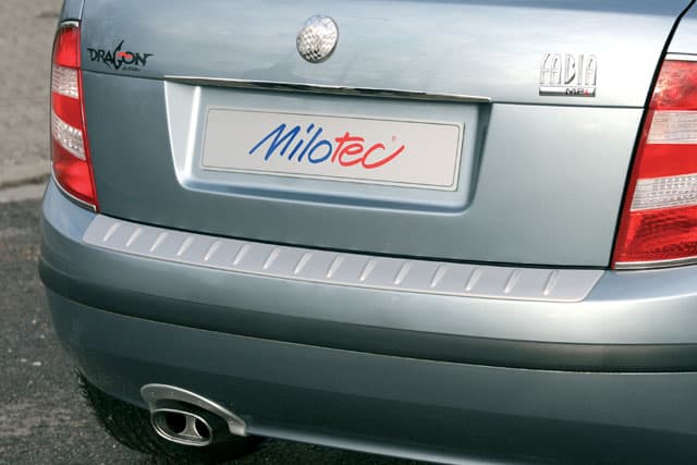 32715 Fifth door threshold