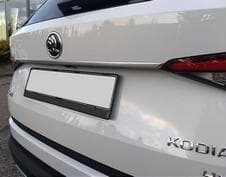 Декоративна накладка над заднім номерним знаком thumbnail 1