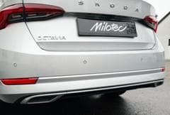 Накладка на задній бампер thumbnail 1