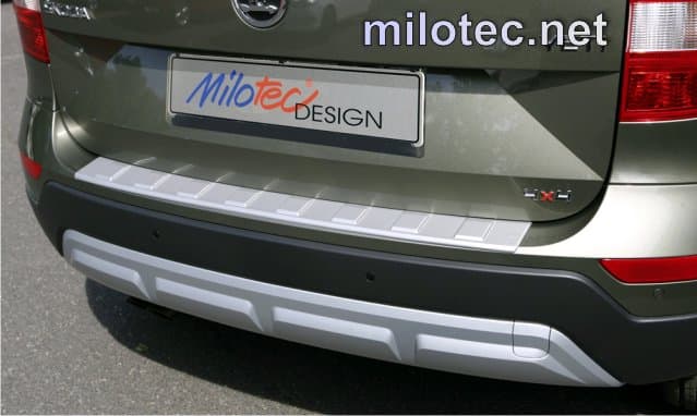 85715 Накладка заднього бампера