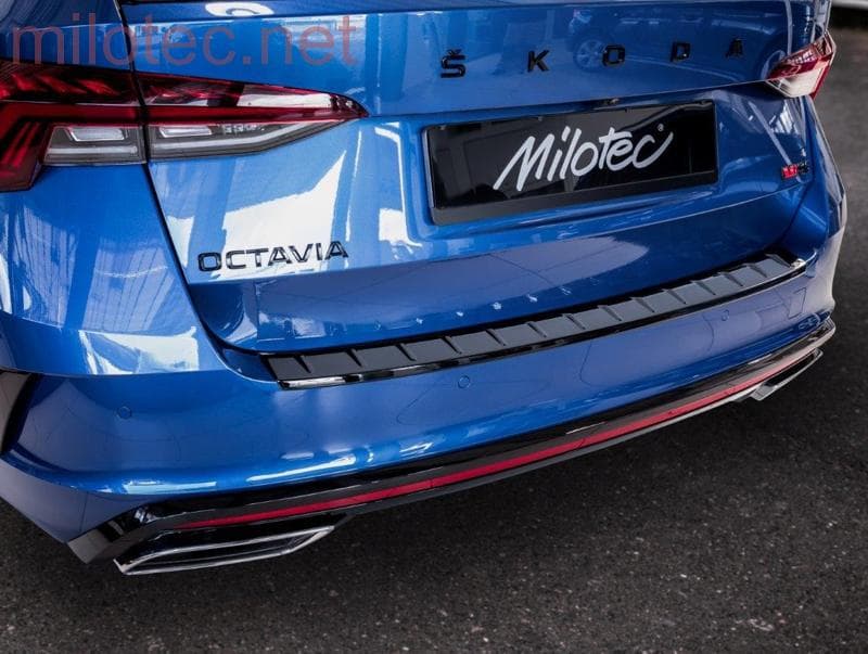 465704 Накладка заднего бампера