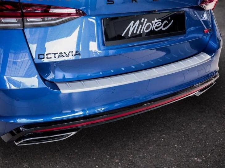 465715 Накладка заднего бампера