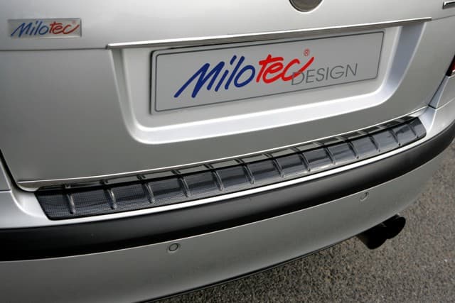 49204 Fifth door threshold