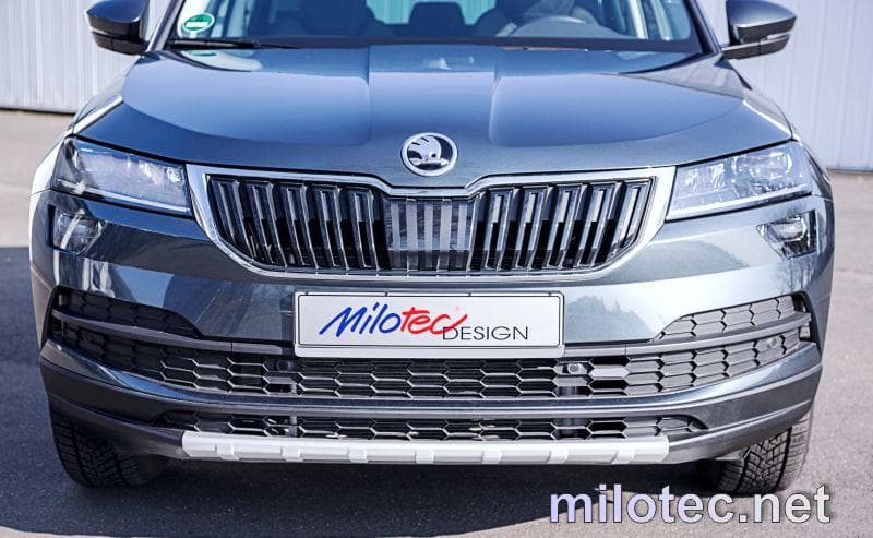 285115 Накладка переднего бампера